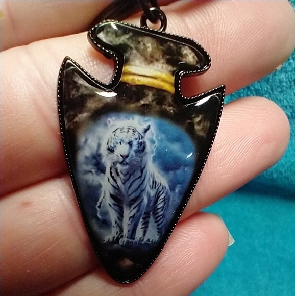Accessories - Black keychain white tiger lightning storm jewelry